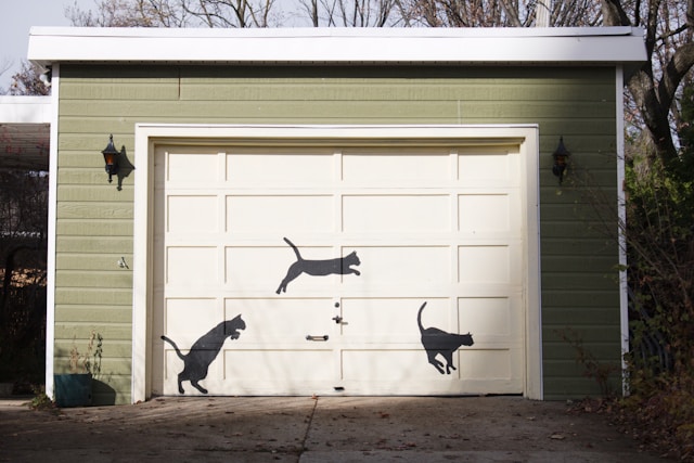 Common Garage Door Emergencies and How Rapid Response Garage Doors Can Help